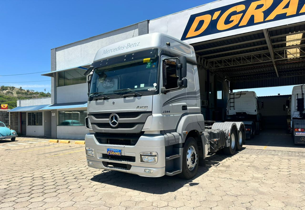 Mercedes-Benz 2544 vale a pena ou já está ultrapassado: análise completa